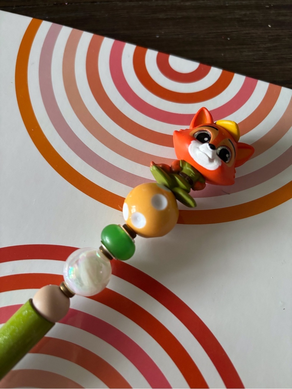 Disney Doorables: Robin Hood: Robin Hood handmade beaded pen